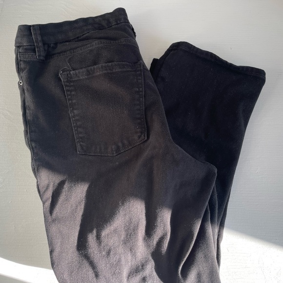 Good American Ankle length, straight, button front, gently used black jeans - Picture 2 of 7